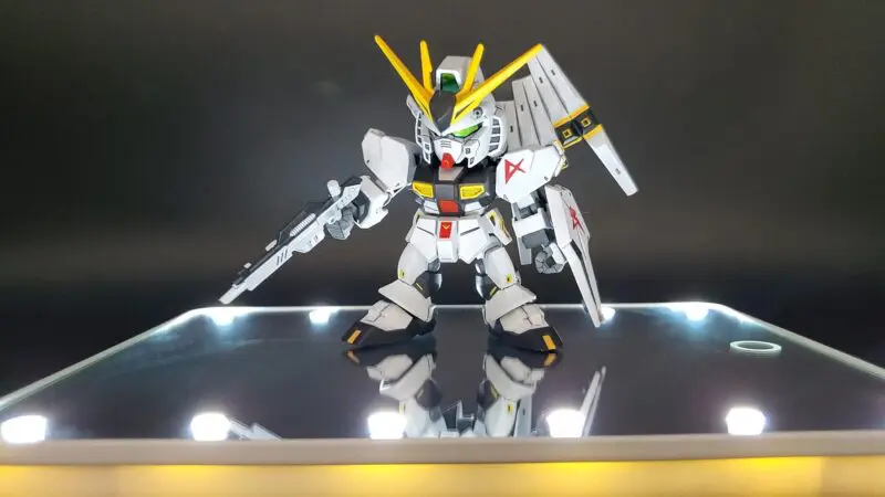 ガンプラをオシャレに飾ろう Daisoのledミラー ディスプレイ を買ってみた Akidougreadmodeling